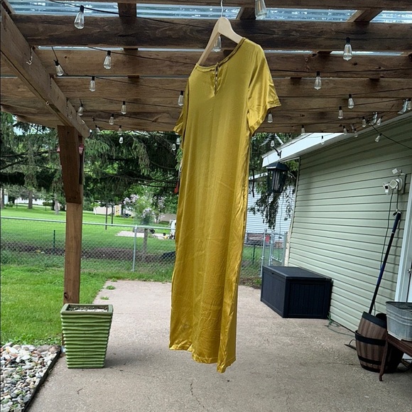 DKNY Donna Karen NY Gold 94% Silk Sheath Midi Dress Short Sleeve Women’s Small - Picture 7 of 16